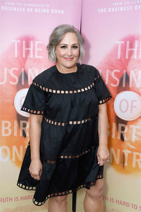 Ricki Lake poses nude in a bathtub as she shares grateful for her ...